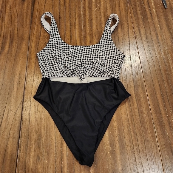 Lovers + friends JOJO ONE PIECE Houndstooth swimsuit extra Large - Picture 2 of 7